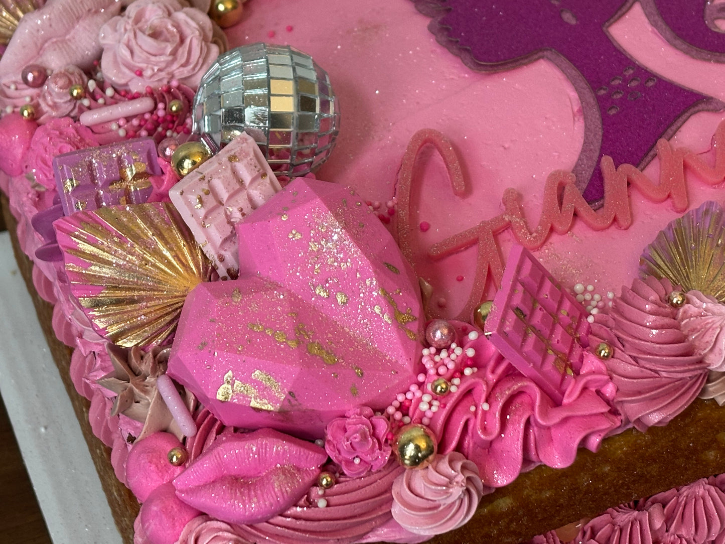 Lux 1/4 Sheet Cake (9x13)